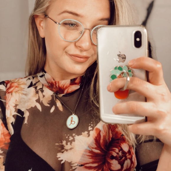 Meet your Posher, Dyanne - Picture 1 of 7